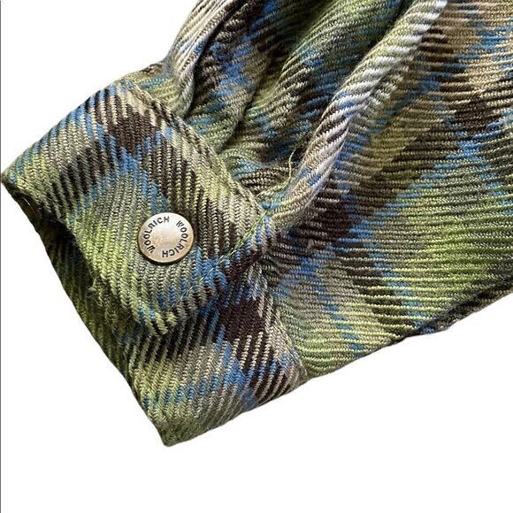 Woolrich Wool Blend Green Brown Snap Closure Plaid Flannel Women's Small - Picture 4 of 11